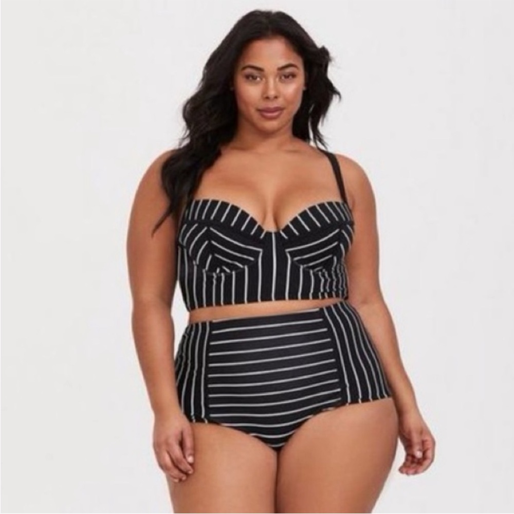 Torrid Plus Size 3 3X Black and White Striped Bikini Set Swim Suit